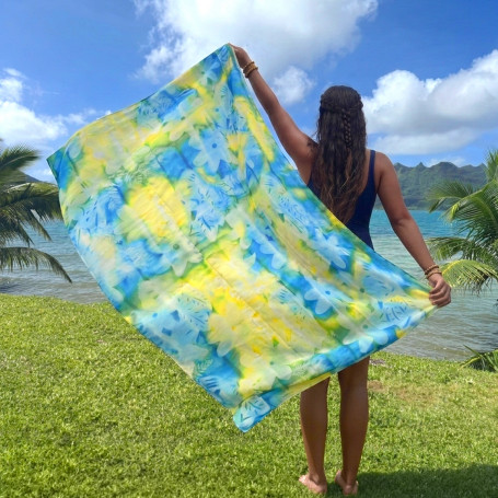Pareo vom Markt in Papeete Blau und Gelb Tiaré